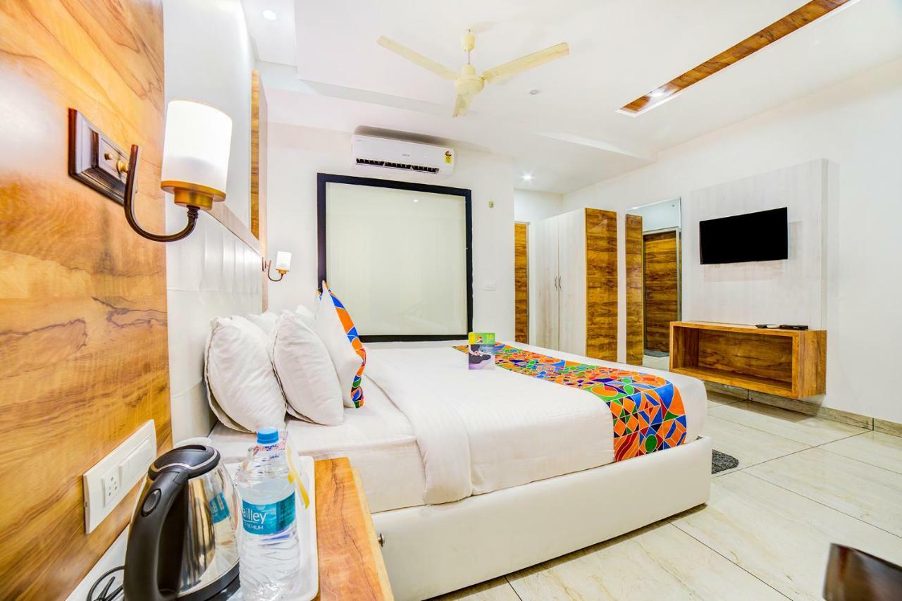 Hotel Destination Zirakpur Exterior photo