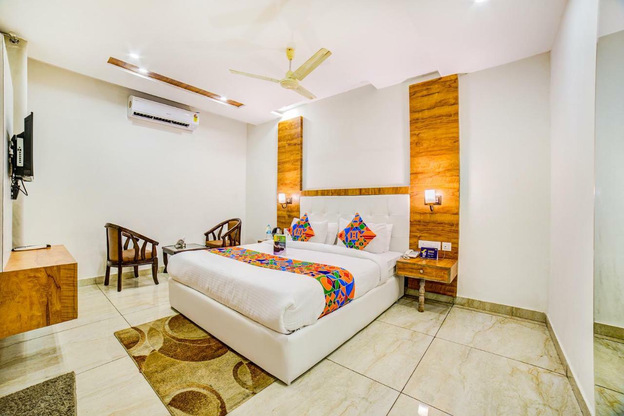 Hotel Destination Zirakpur Exterior photo